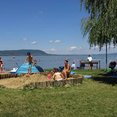 In Balatonkeresztur 19529 Balatonmáriafürdő