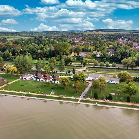 In 19529 Case de vacanță Balatonkeresztúr