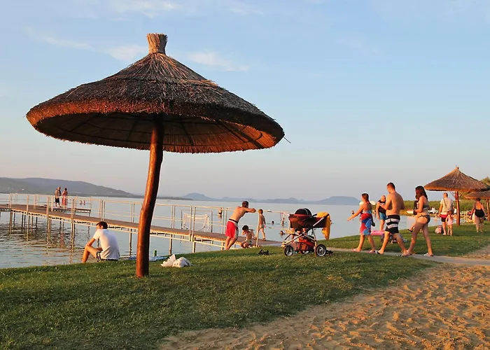 Case de vacanță In 19529 Balatonkeresztúr